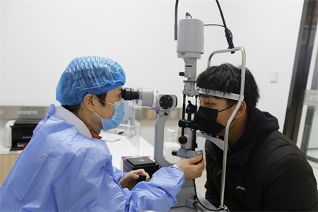 合肥晶體植入近視手術多少錢？